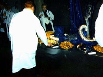 ...free food and free drinks, this is the way it always should be at a Heep gig...